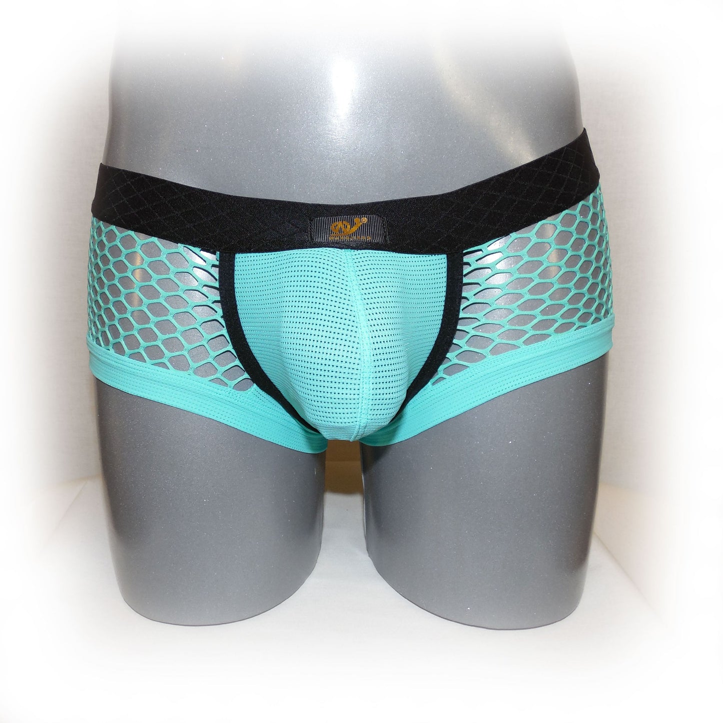 Boxer shorts with contrasting seam and mesh fabric