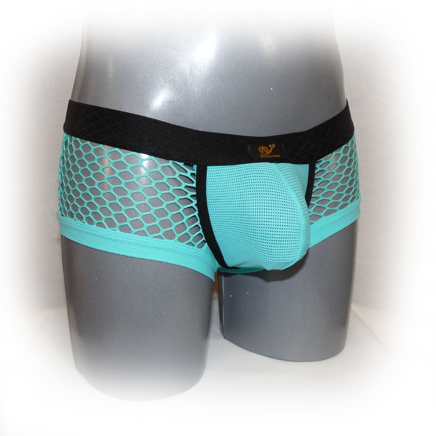 Boxer shorts with contrasting seam and mesh fabric