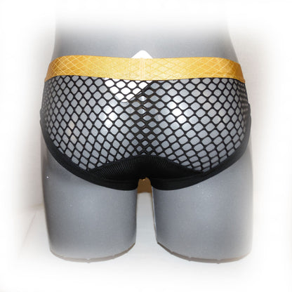 Pants with contrasting seam and mesh fabric
