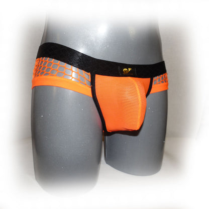 Pants with contrasting seam and mesh fabric