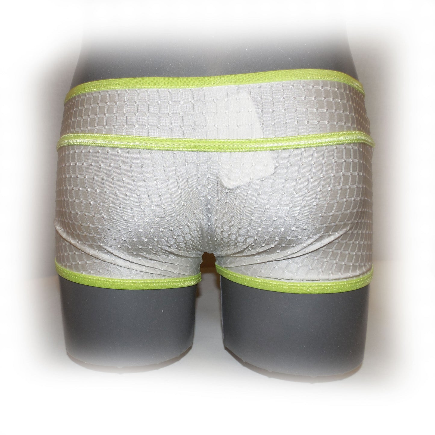 Pants with contrasting seams