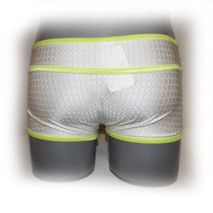 Pants with contrasting seams