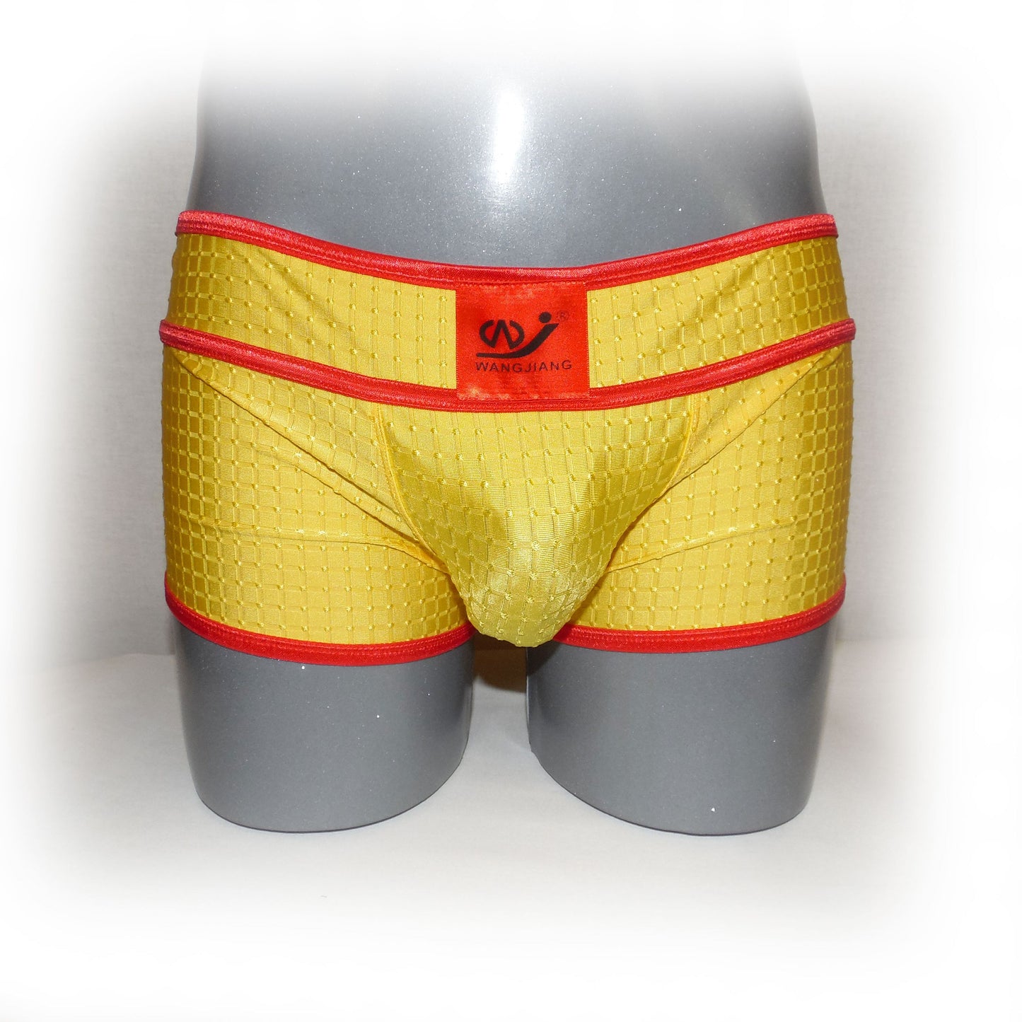 Pants with contrasting seams