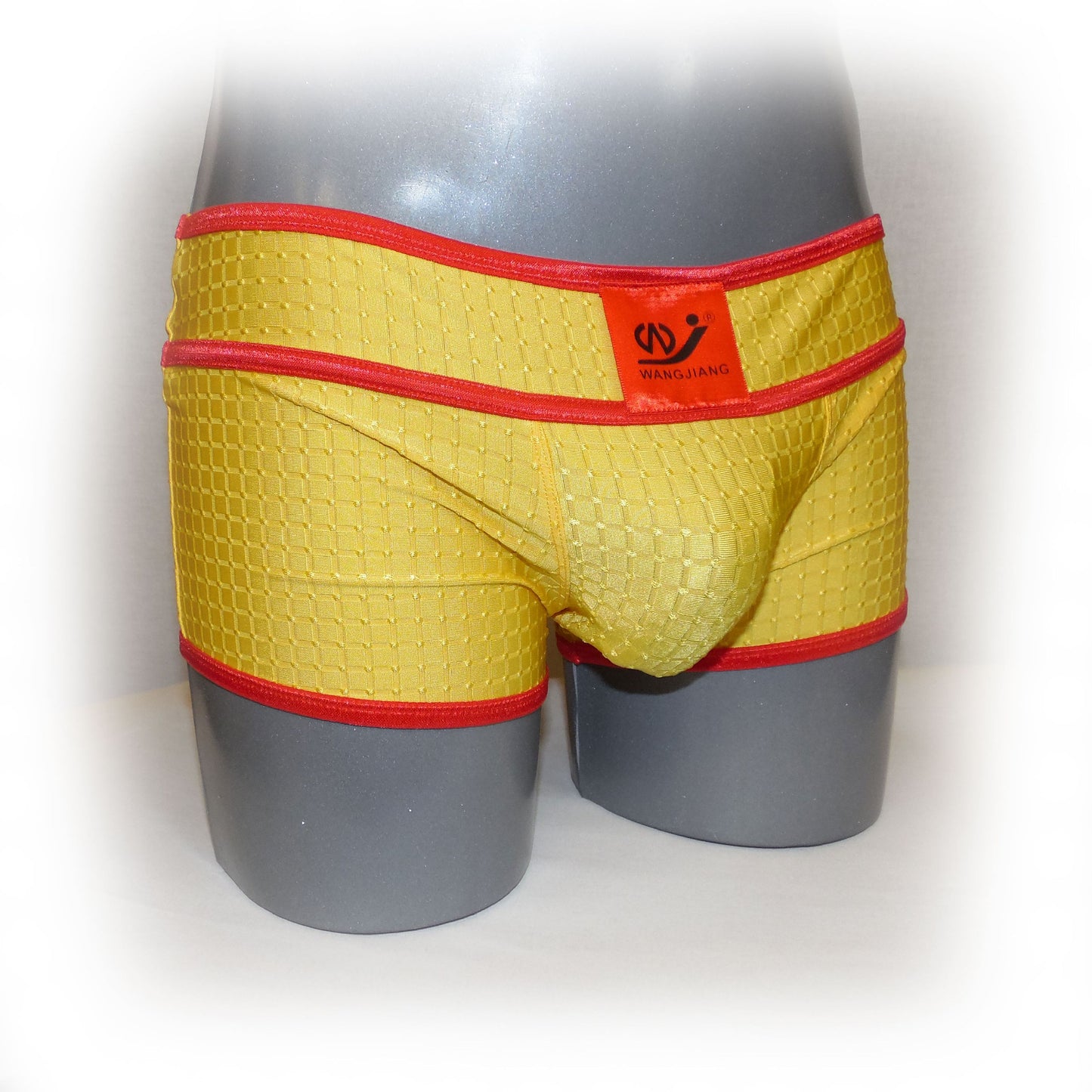 Pants with contrasting seams