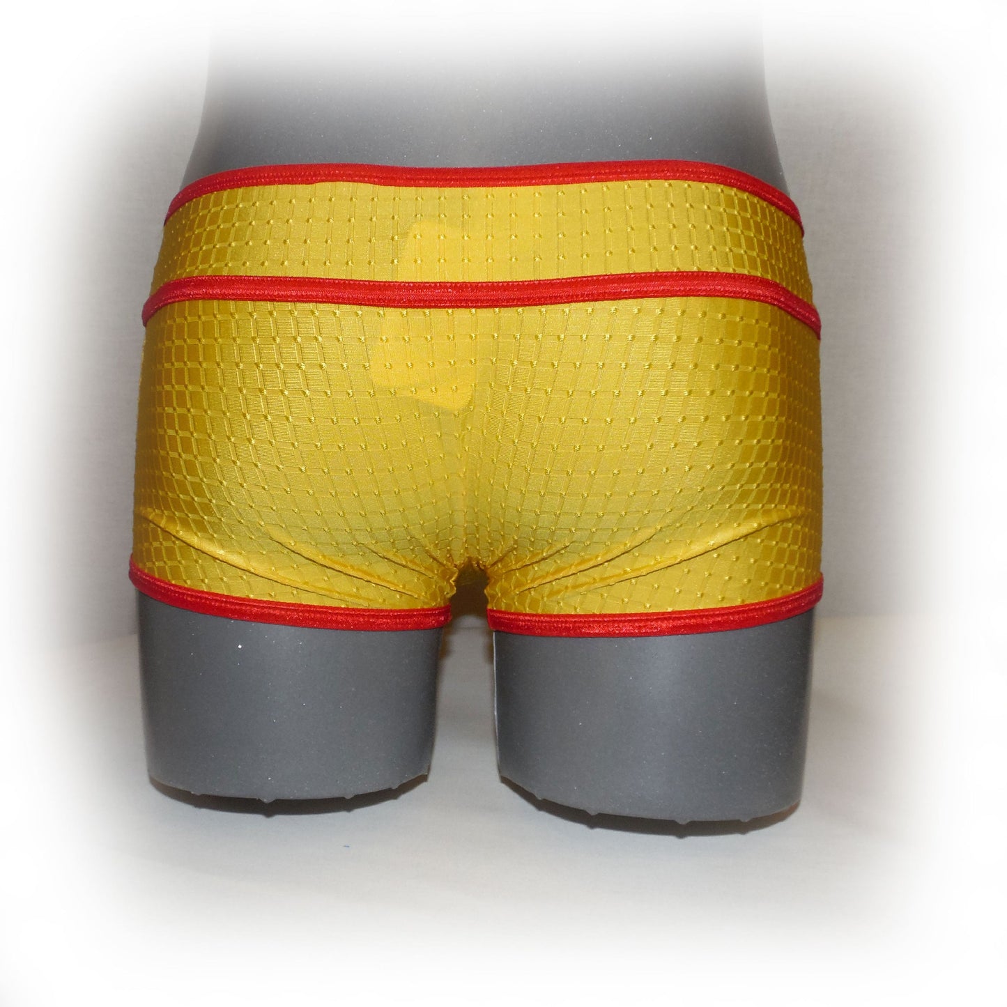 Pants with contrasting seams