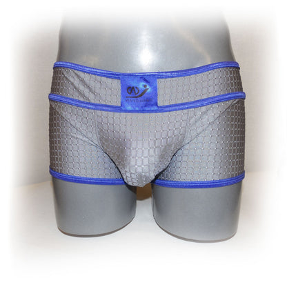 Pants with contrasting seams