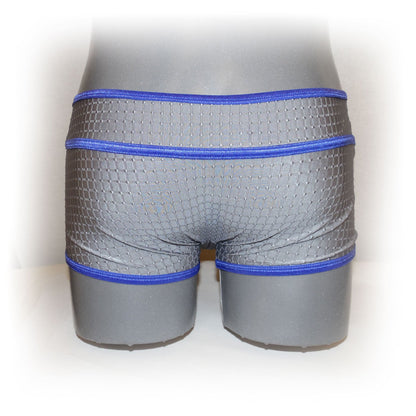 Pants with contrasting seams
