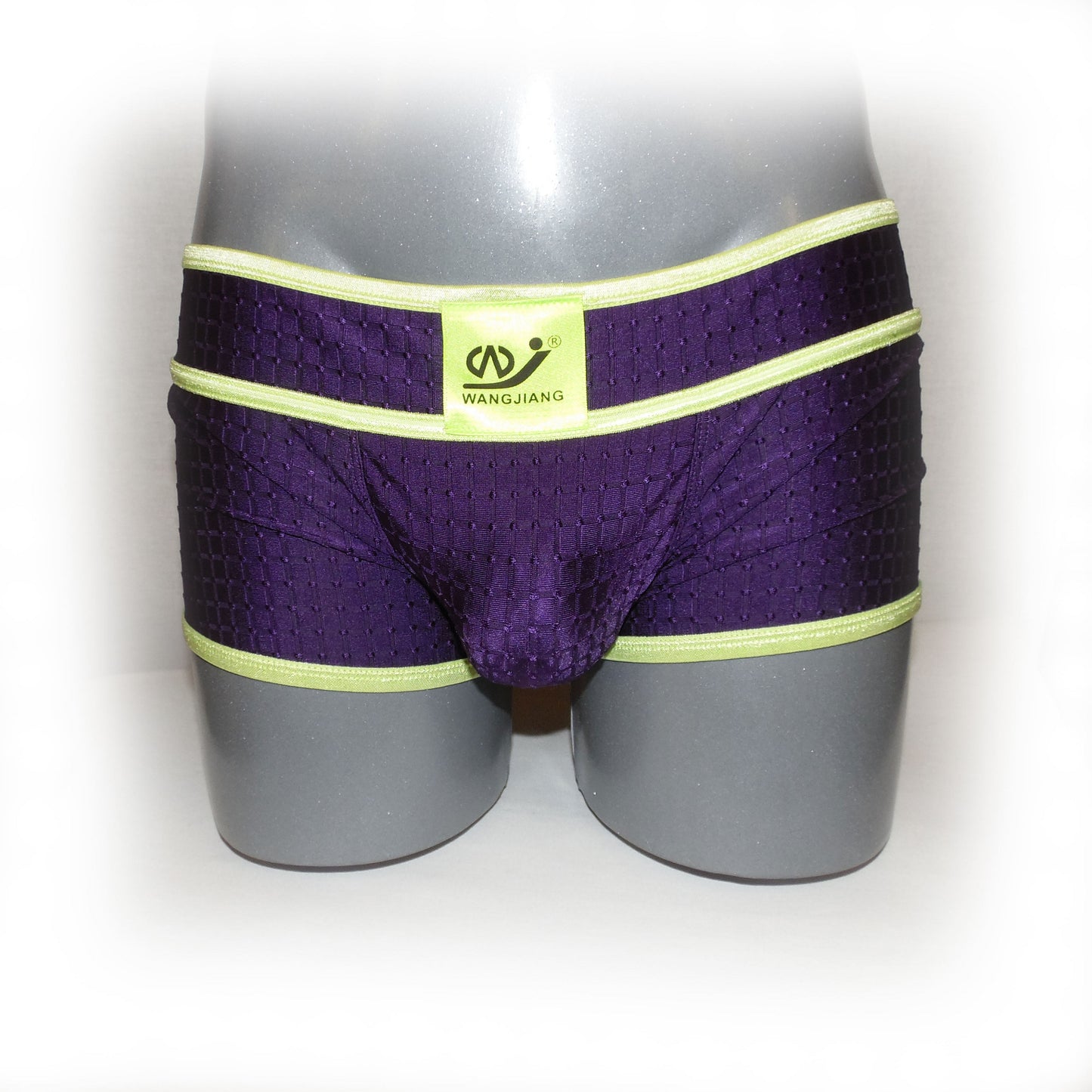 Pants with contrasting seams
