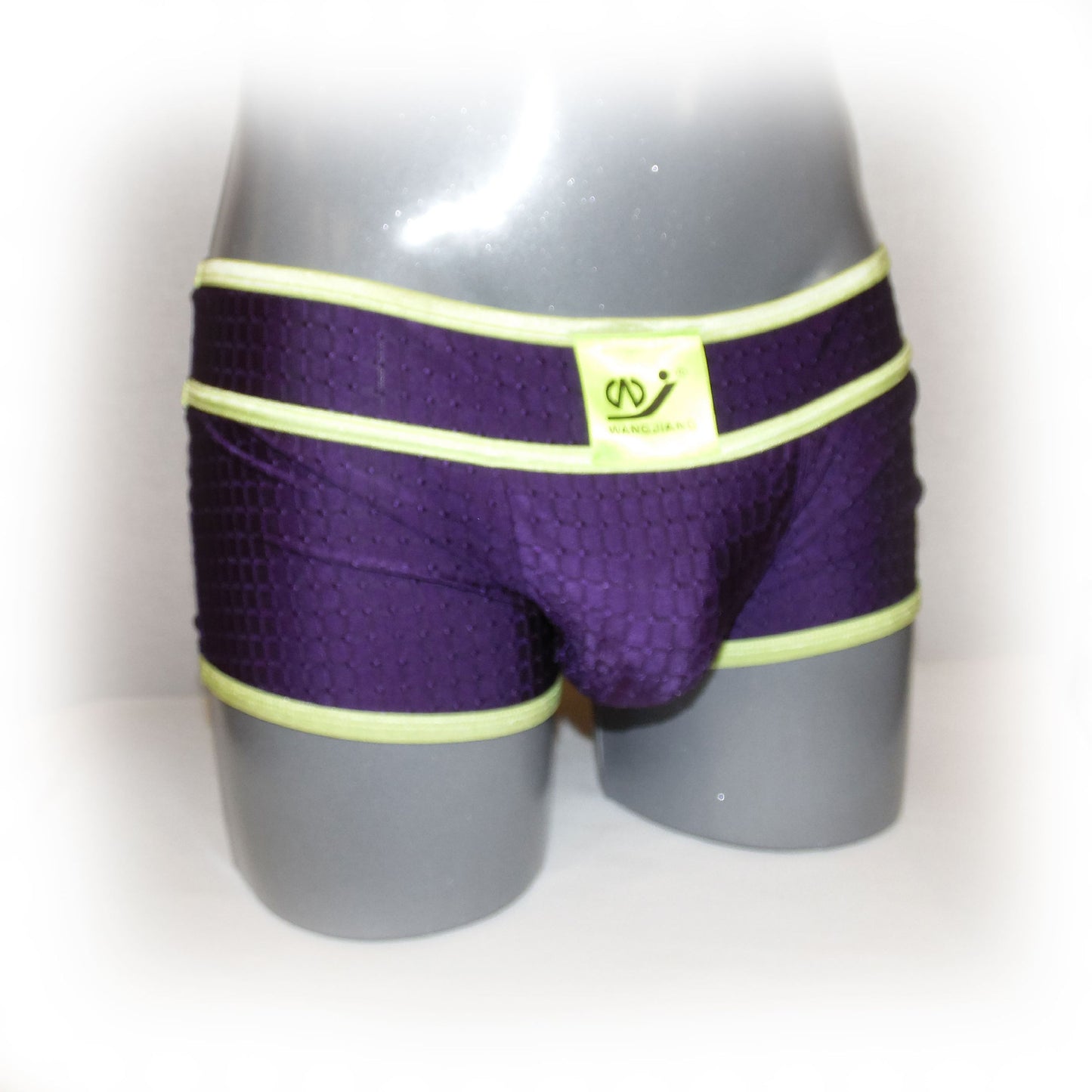 Pants with contrasting seams