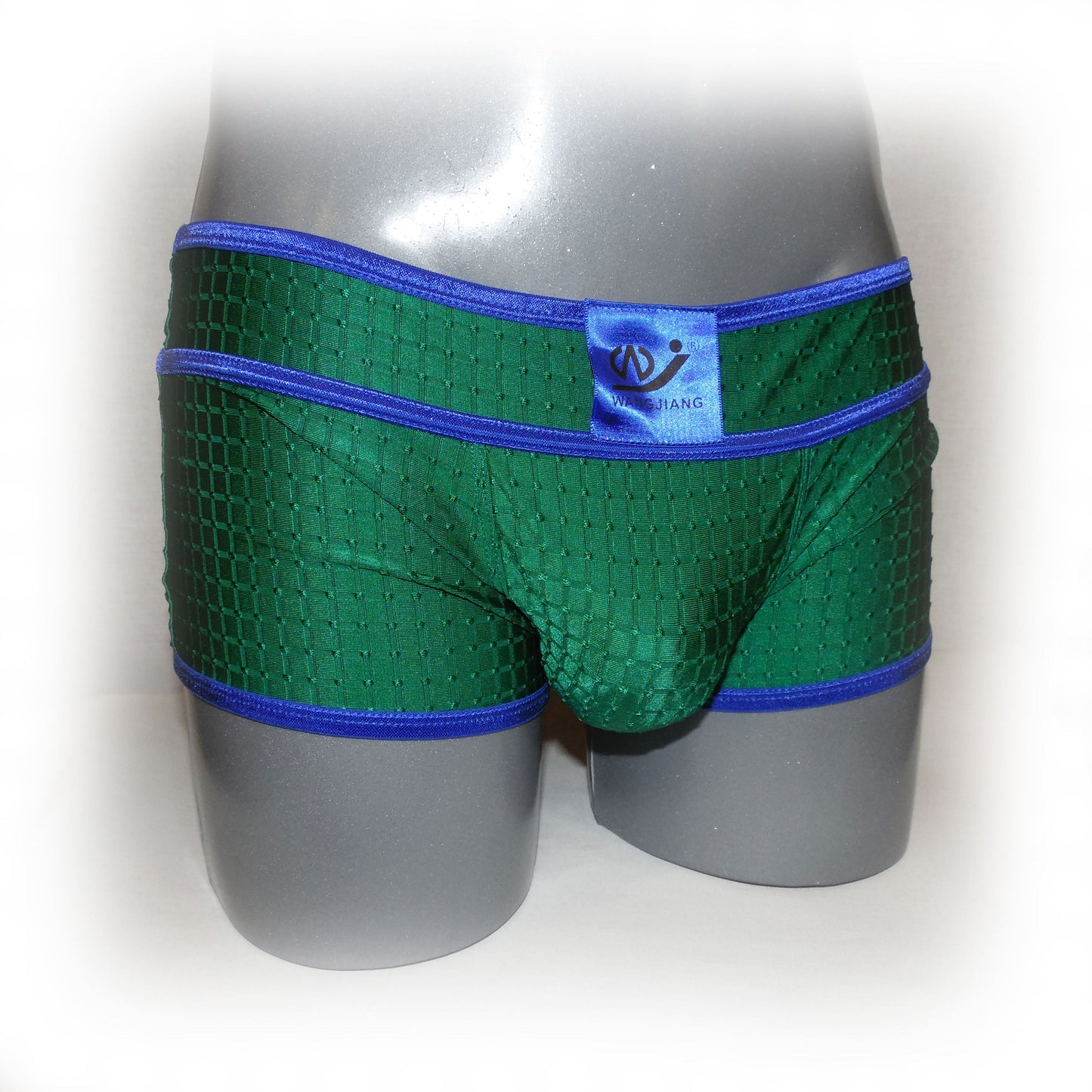 Pants with contrasting seams