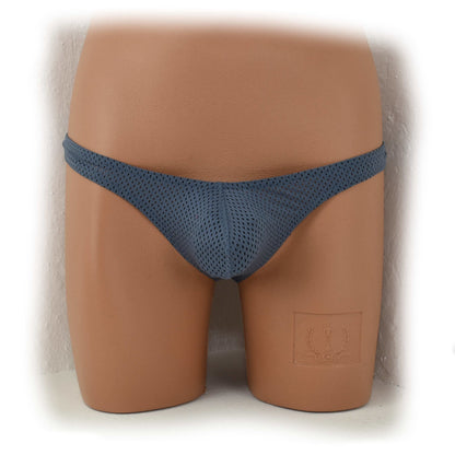 Mini- String, schön knapp geschnitten einfarbig