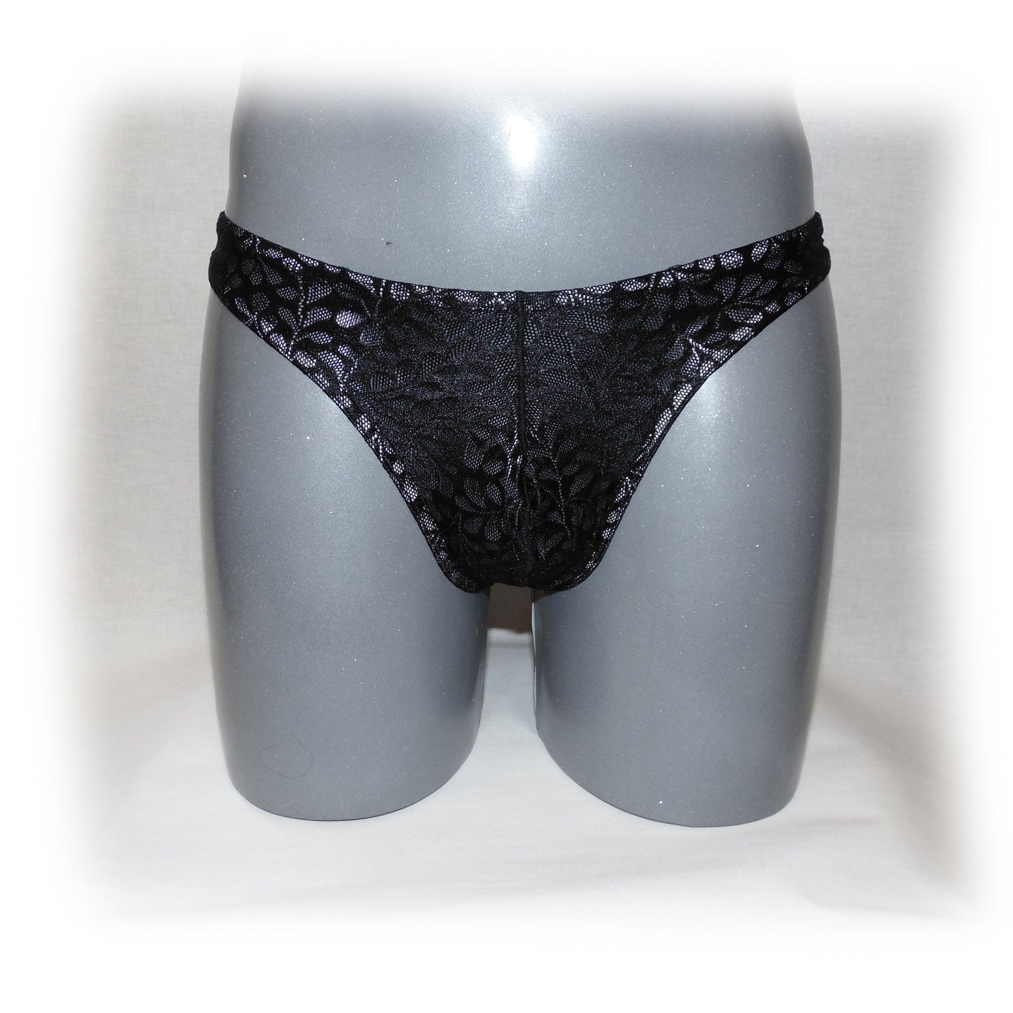 Slip mit transpatenten Mustern