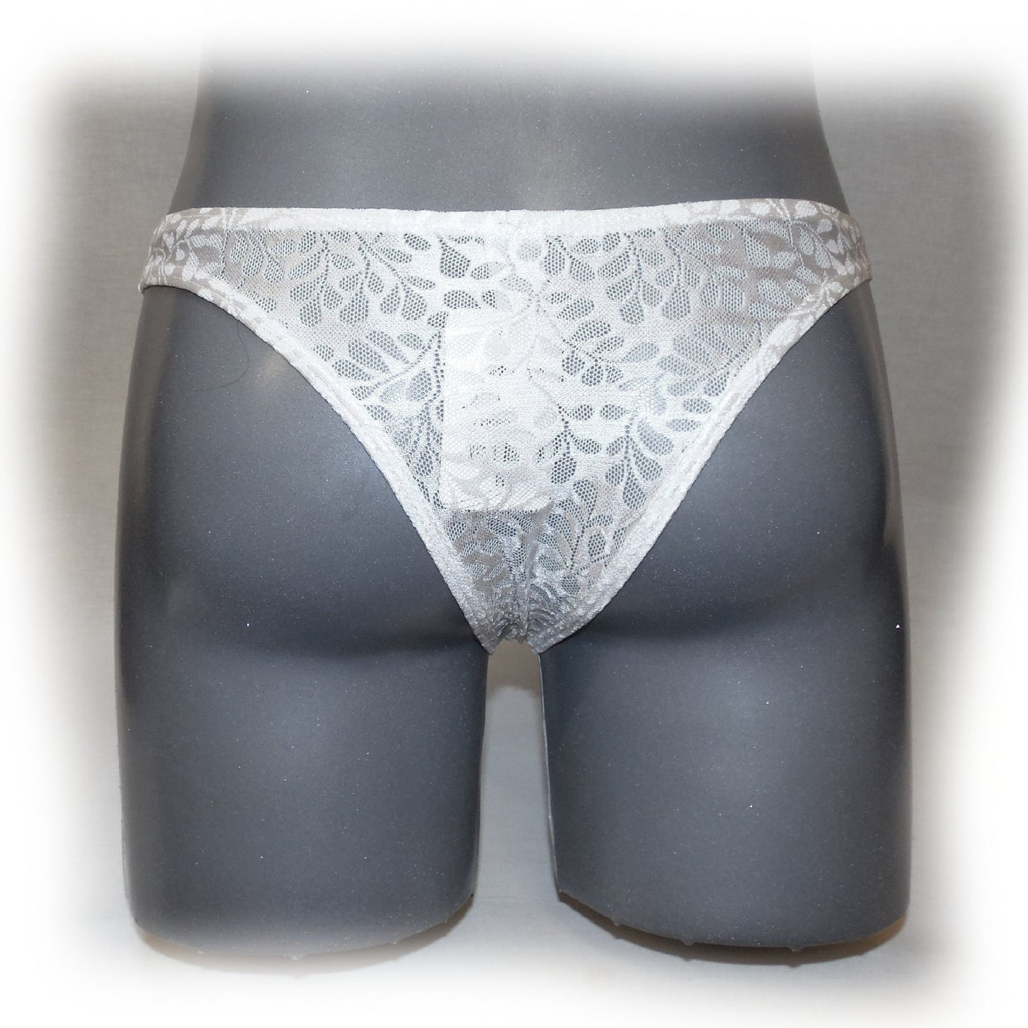 Slip mit transpatenten Mustern