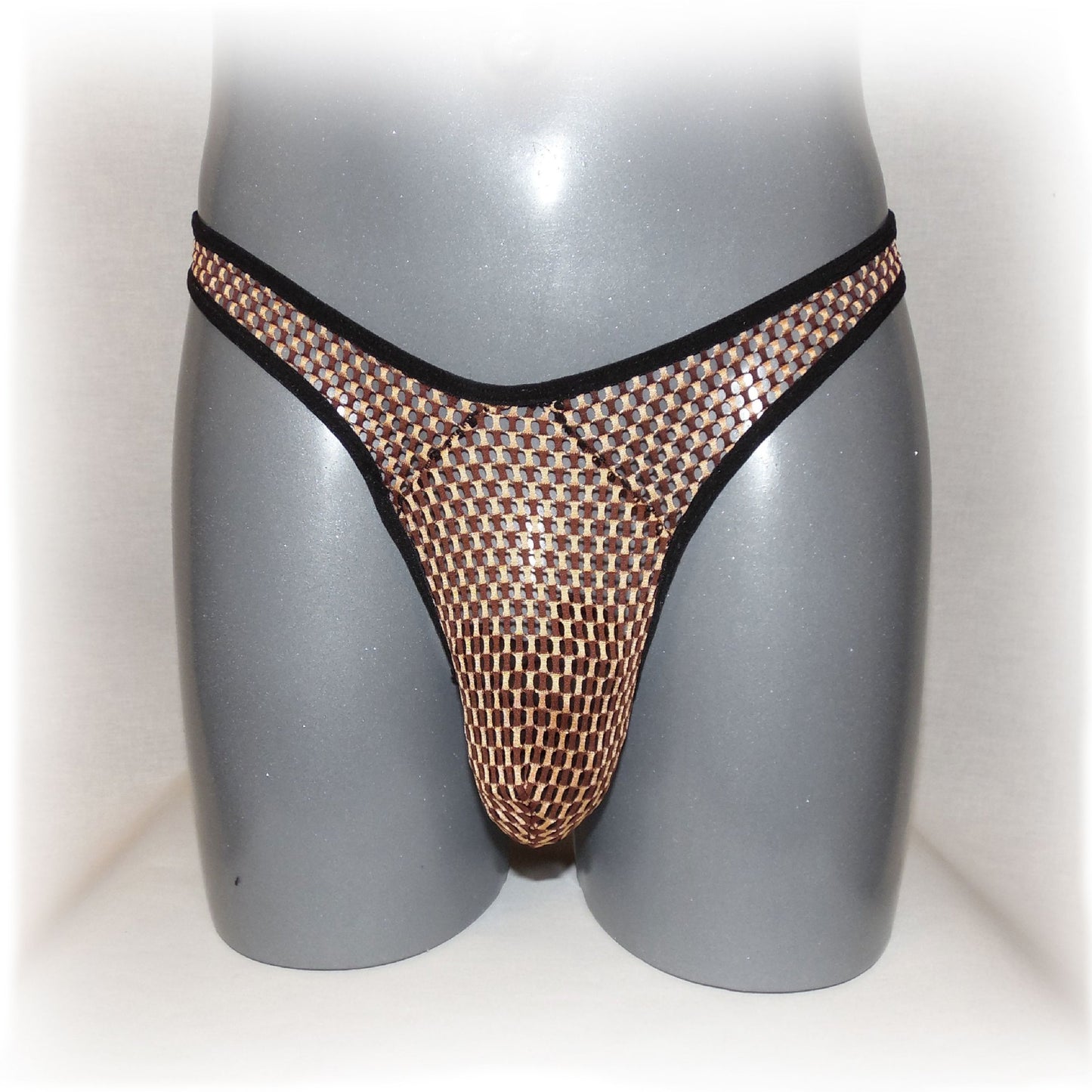 String mit transparentem Netzmuster