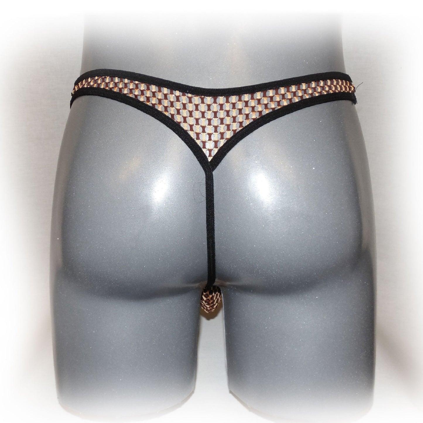 String mit transparentem Netzmuster
