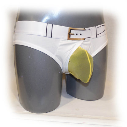 Pants mit extra Platz vorne und Gürteldruck auf dem Bun