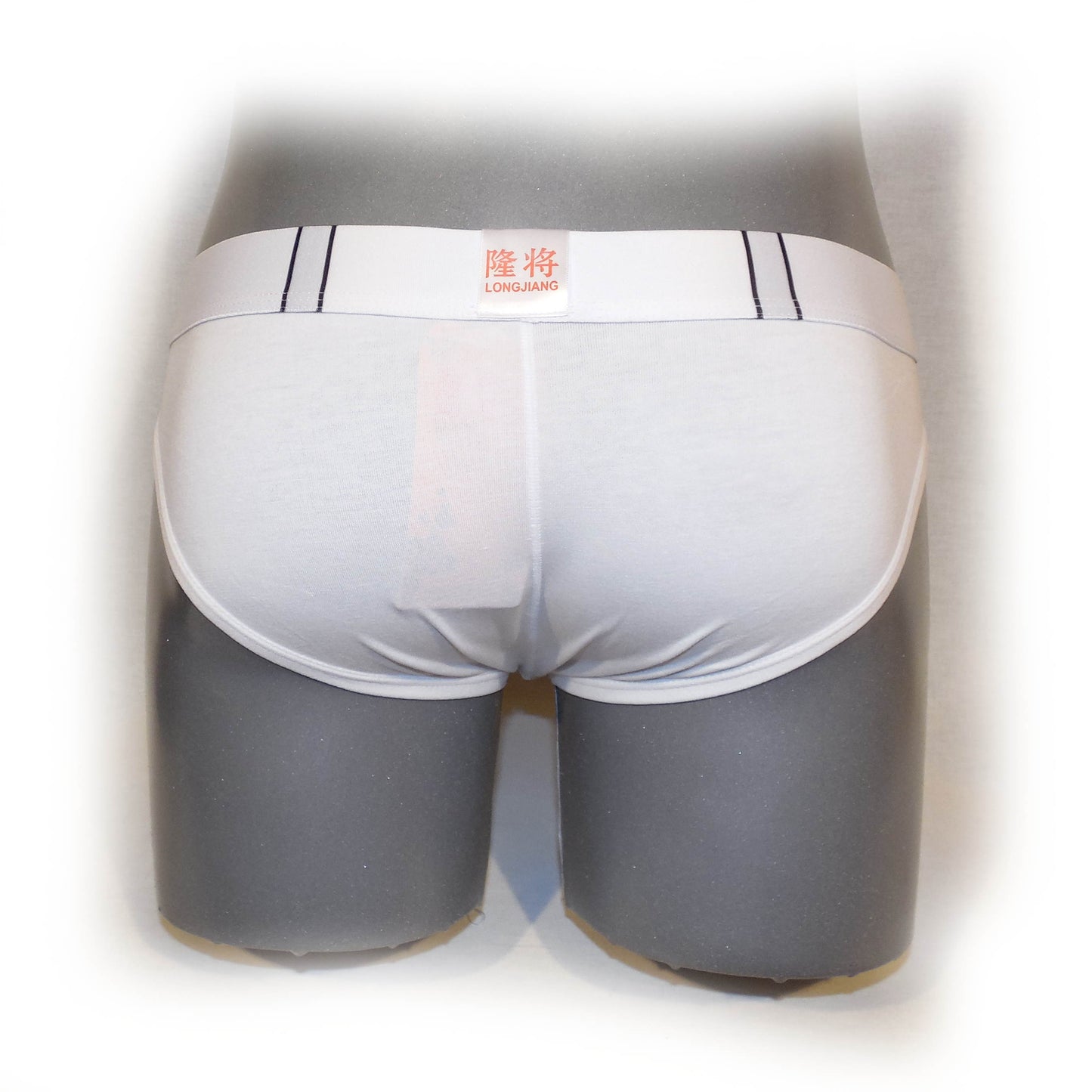 Pants mit extra Platz vorne und Gürteldruck auf dem Bun