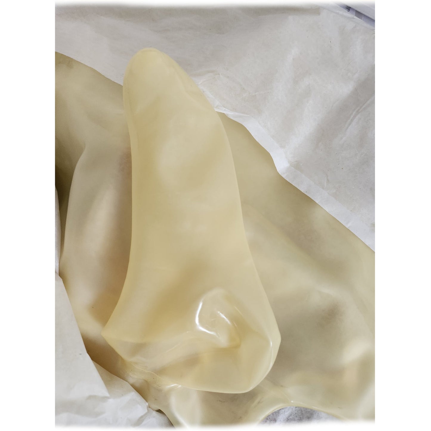 Latex Shorts mit Riffelkondom