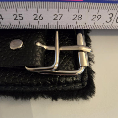 Kunstleder Handgelenkfessel gefüttert