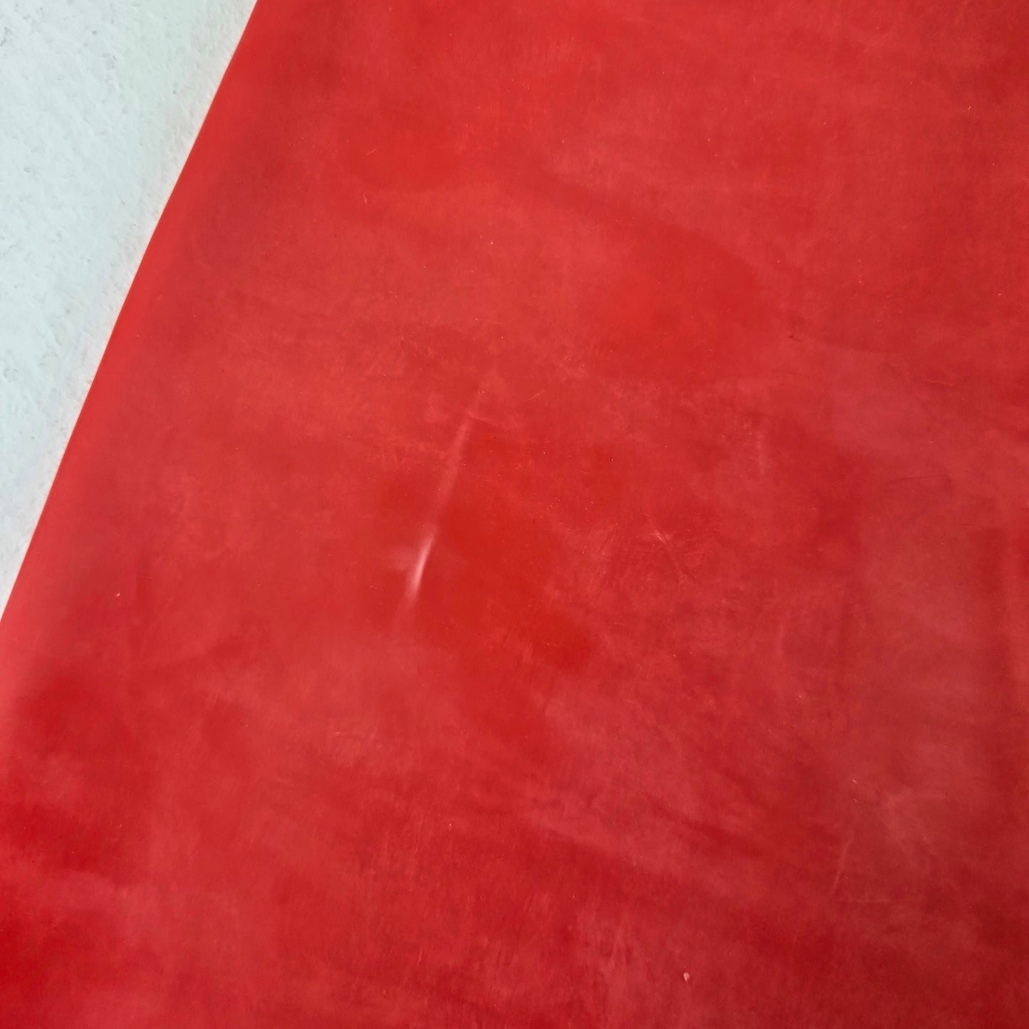 Latex Shorts mit Doppel-Reißverschluss/Innenbeutel Rot Mangel