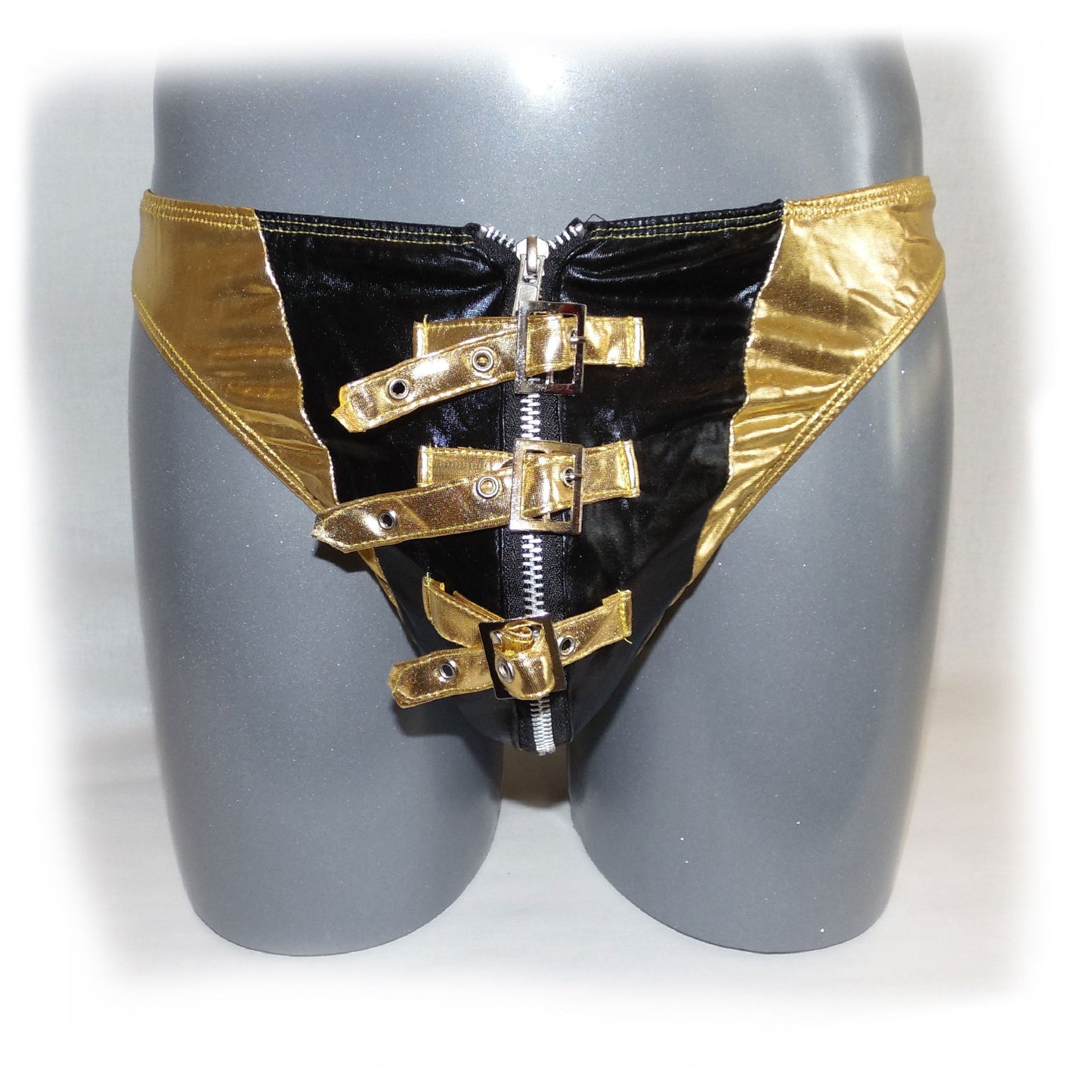 Lack String mit Schnallen - Golden- Thong Men
