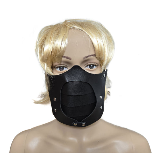 Fetishmaske mit Schnalle. Groessenverstellbar
