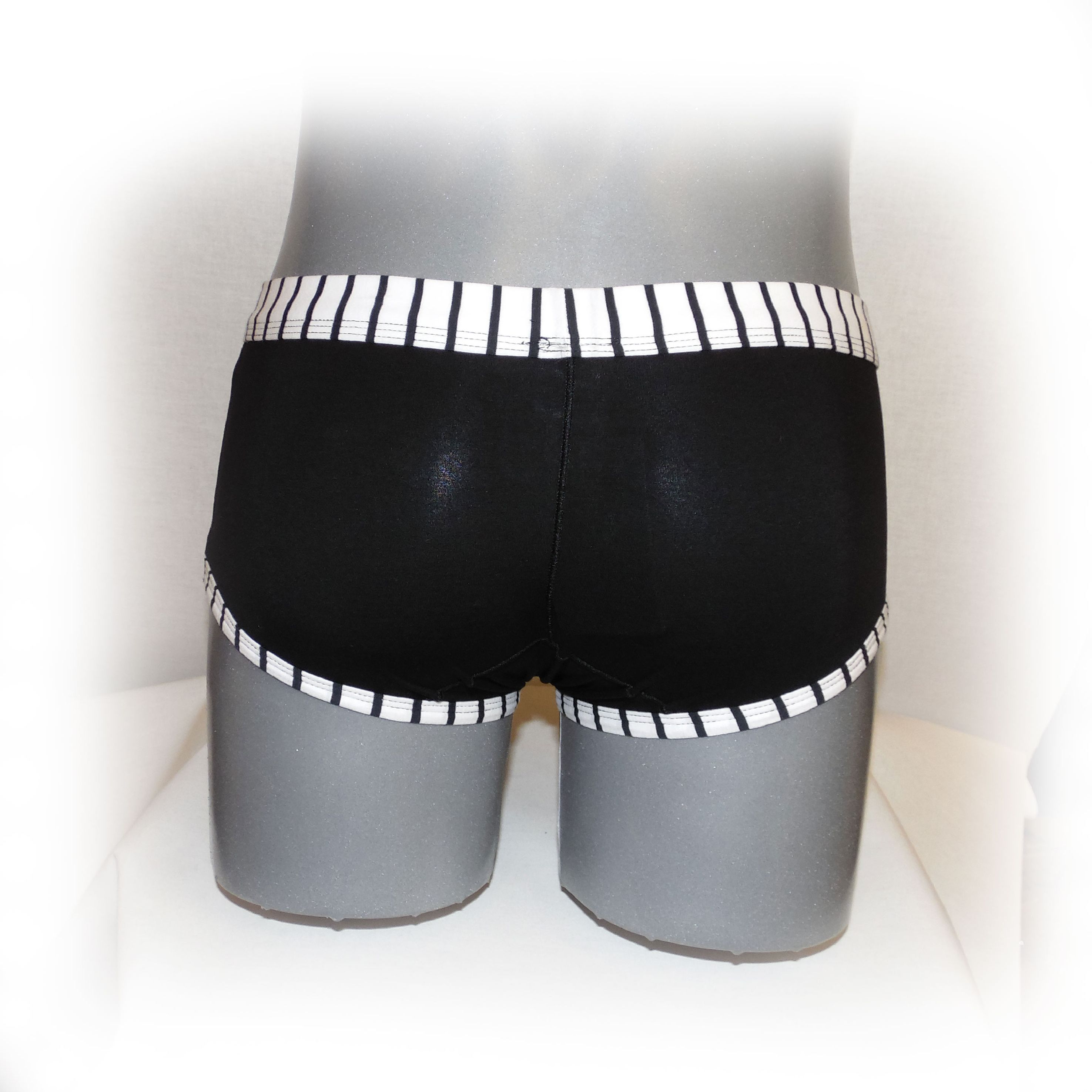 Boxer mit gestreiftem Rand